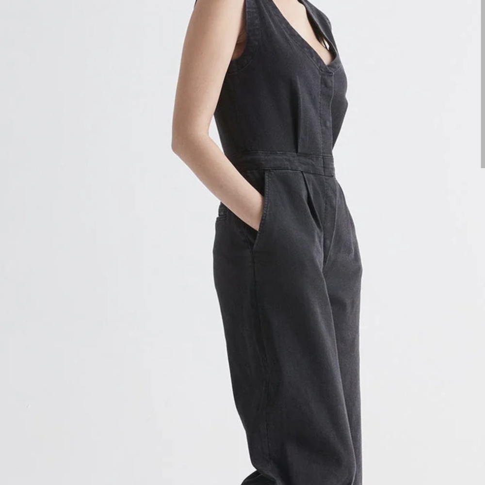 Duer Sleeveless V-Neck Jumpsuit - Picture 4 of 5